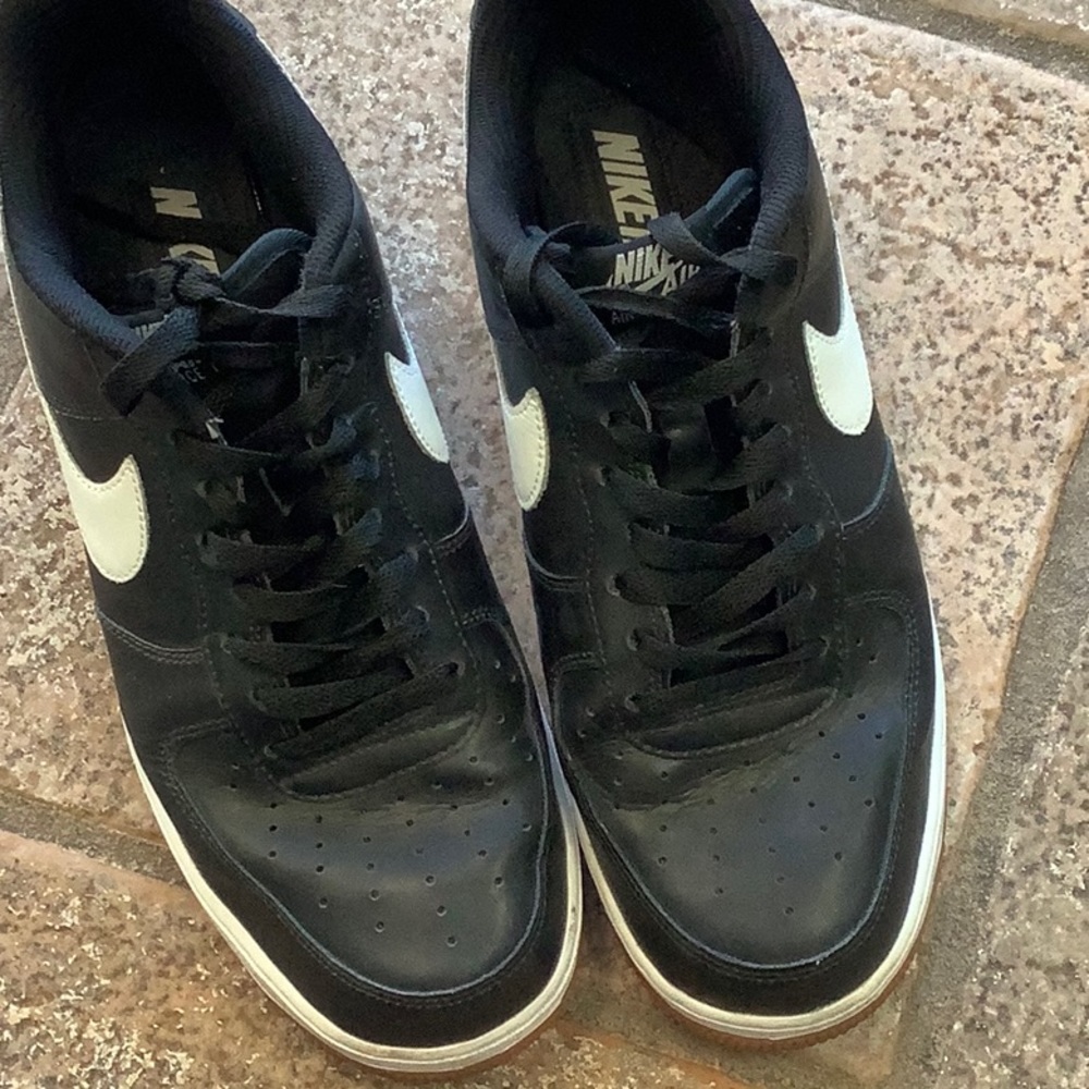 NIKE MENS 10 AIR FORCE 1 AF1 EXCELLENT TENNIS SHOES SWOOSH GUMWALL